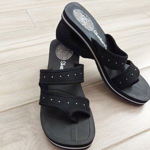 Skechers NWOB Black Slide On Thong Sandal.  Size 9